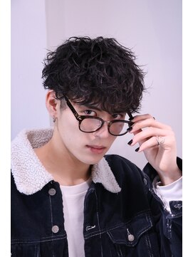 ネイビー(NAVY) メガネに似合う波巻きパーマ マッシュ