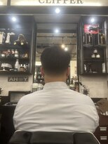 ブロートーキョーバーバーショップ 神田店(Bro Tokyo BARBERSHOP)&nbsp;ローフェードスタイル
