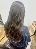 夏らしく、軽やかに。透け感グレージュスタイル