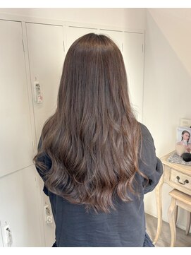 ロッカ(ROCCA) 柔らかツヤ感ロング