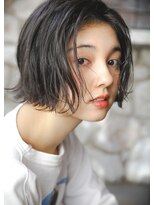 カライング(ing) 【+~ing 】センターパート外ハネミニボブ【柳沼くるみ】