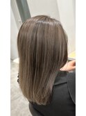 ミディアムヘアにオススメ！ストレートでも綺麗なバレイヤージュ