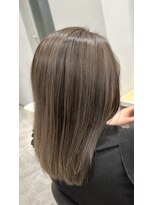 アヴァンス 京橋店(AVANCE)&nbsp;ミディアムヘアにオススメ！ストレートでも綺麗なバレイヤージュ