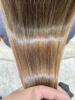 フォンド 津田沼(fond.)&nbsp;デザインカラー/レイヤーカット/ウェットヘア/オリーブベージュ