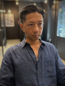 ザマンリバレッジニューヨーク(THE MAN LeverageNewYork) 大人外国人風メンズ七三サイドパートフェード：大村　大心