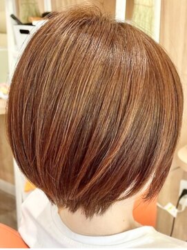 街ノビヨウシツ 丸みのあるショートボブ