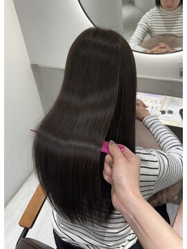 エンバイユアーズ 飯田橋店(eN° by youres) 髪質改善 ULTOWAトリートメント ヘーゼルベージュ オリーブ