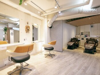 ステージ 豊津(STAGE)の写真/【阪急豊津駅徒歩2分】くつろげる空間×居心地◎なユメシャンプー台♪酵素スパで頭皮を健康に！