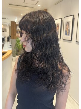 カールが半年持つロングウェーブパーマ