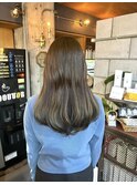 オリーブベージュ
