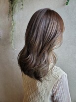 フゥカ 売市店(fuka)&nbsp;オリーブベージュ×イヤリングカラー