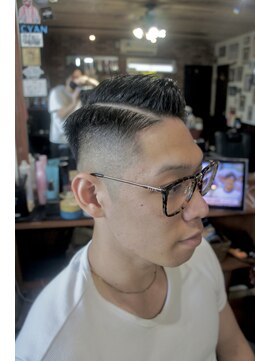 ヴェナ(VeNA) バーバースタイル