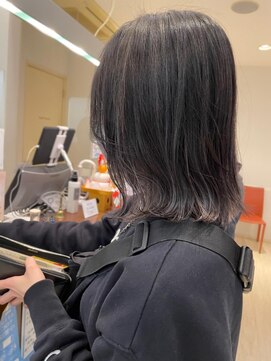 ノルン バイ シェリッシュ(Norn by sheriche) アッシュグレー×3Dカラー