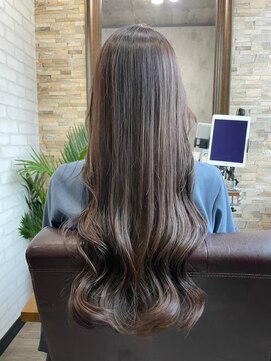 ハサミバイアトリエナガノ 千葉(8sami by atelier nagano) ショートボブ/センターパート/ツヤ髪/グラデーション/イヤリング