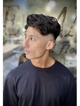 バイブアンドアネックス(VIBE & ANNEX) メンズパーマ＋スキンフェード