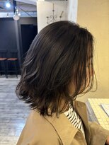 エミュー(emue) 20代30代顔まわりレイヤーカット透け感グレージュ