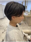 20代大人可愛いセンターパートハンサムショートボブメンズライク