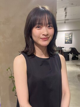ノマド(nomad) ミディアムレイヤー　オリーブベージュ　レイヤーカット