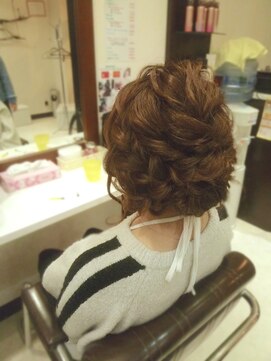 ヘアセットサロンエッジ(Edge) ボリュームたっぷり編込みサイドシニヨン