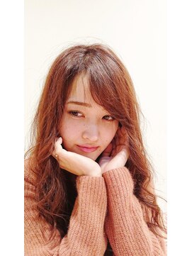 サロン ド ビューティー ラ デュース エアリーロブを演出できるディープカラー