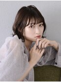 【RAWR】切りっぱなしボブヘアミディアム_外ハネスタイル