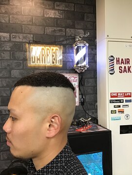 サカモト(SAKAMOTO) バズニグロxスキンフェード