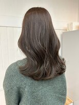 ネウィサリュー 立川(newi saLyu)&nbsp;丸型卵形レイヤーカットエアリーロング美髪オリーブブラウン立川