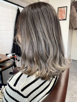 ウォンク(WONK.) [WONK.] バレイヤージュ　ミディアム　グレージュ