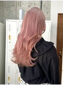 ライフスタイルに溶け込むハイトーン ピンクベージュ 表参道