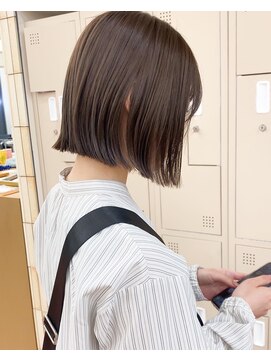 パークレーン アイス イヴェン(park lane ICI yeven) ブリーチなし切りっぱなしボブミディアムレイヤーボブ夏カラー