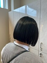 ルーチェココ ブラン(Lu'ce coco blanc)&nbsp;ミニウルフシャープな切りっぱなしコンパクトボブ