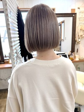 ヘアーデザイン アコースティック(Hair Design ACOUSTIC) ミルクティーベージュ/ボブ