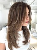 ハイライトカラーミルクティーベージュブリーチレイヤーカット