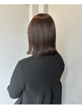 ラポーザヘア(La Pausa Hair) 外ハネミディ