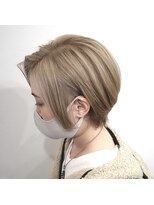 リリス(l'iris)&nbsp;コンパクトショート×ミルクティーベージュナチュラルハイトーン