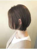 柔らか丸みショート×透明感ミルクティーベージュカラー