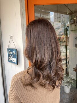 ココ スムス(coco sumusu) ベージュカラー×ハイライト