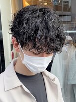 ツイストスパイラルパーマ波巻きスパイラルセンターパートメンズ