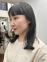 トレス(TRESS)&nbsp;セミロング　グレー系　透明感　前髪　ワイドバング　原宿表参道