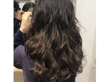 シキオ ヘアデザイン(SHIKIO HAIR DESIGN FUK)の雰囲気（無造作なウェーブ・スタイルから、コテ巻きパーマまで幅広く）