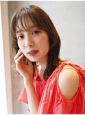 ミディアムレイヤーボブ顔まわりレイヤー透明感ベージュ
