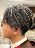 ツーブロフェザーショート×ブリーチメッシュ20代/30代