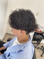 グラッドマンズカットクラブ 立川(GLADMAN'S CUT CLUB)&nbsp;波巻きスパイラルパーマメンズカットセンターパート