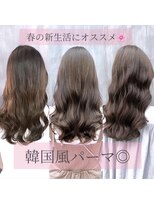 チョビー(Chobii)&nbsp;表参道 コテ巻き風パーマ フェミニンロング 似合わせカット