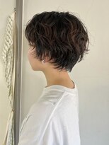 タヴィ(Tavi)&nbsp;ショートカットのニュアンスパーマヘア/パーマスタイル/ショート