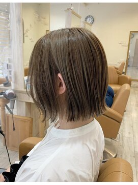 パザパミニヨン(pas a pas mignon) 切りっぱなしくすみカラーボブ