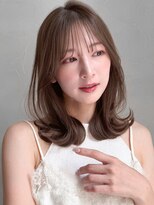 アグノス 青山(Agnos)&nbsp;ミディアムヘアハッシュカットグレージュレイヤーツートンカラー