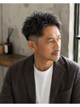 メンズバグズ(MEN's Baguz) 大人メンズツーブロック×刈り上げ束感パーマビジネススタイル