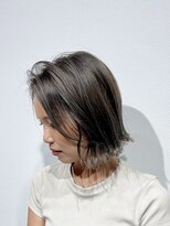 ソアロ(SOARO)&nbsp;岐阜ハッシュカットレイヤーミディアムオリーブグレージュ20代