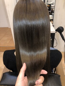 アコンプリッシュ 代官山 恵比寿(accomplish) プラチナミネコラ